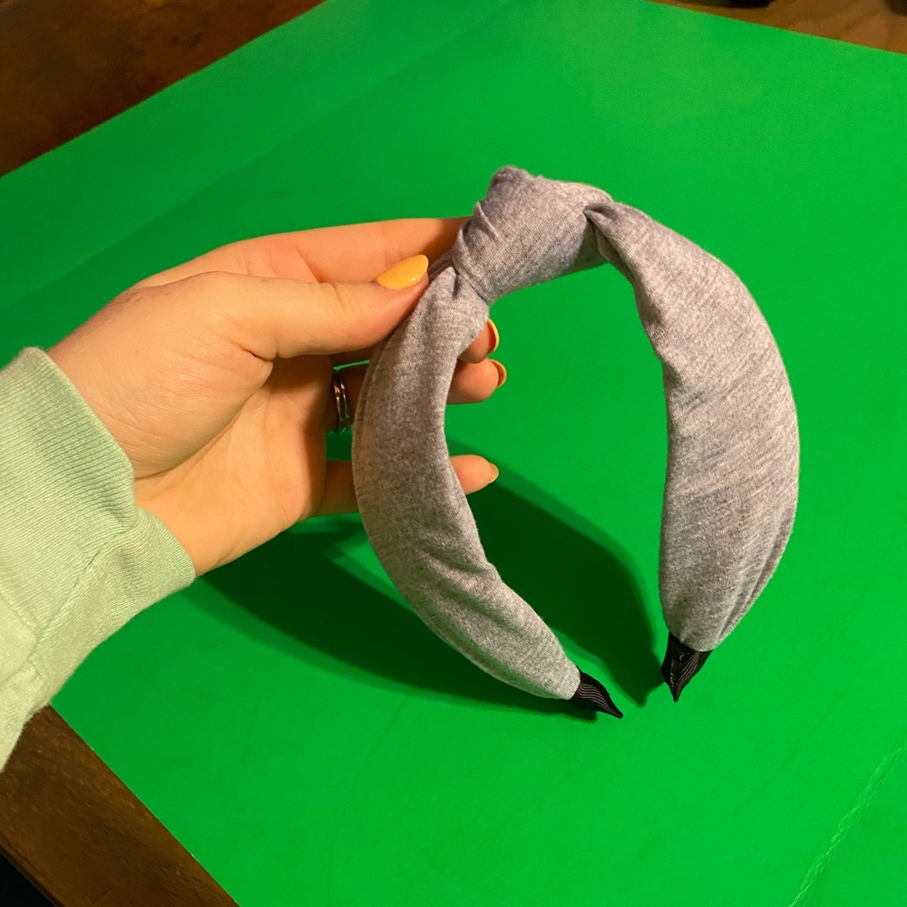 ❤️ Gray Knotted Headband